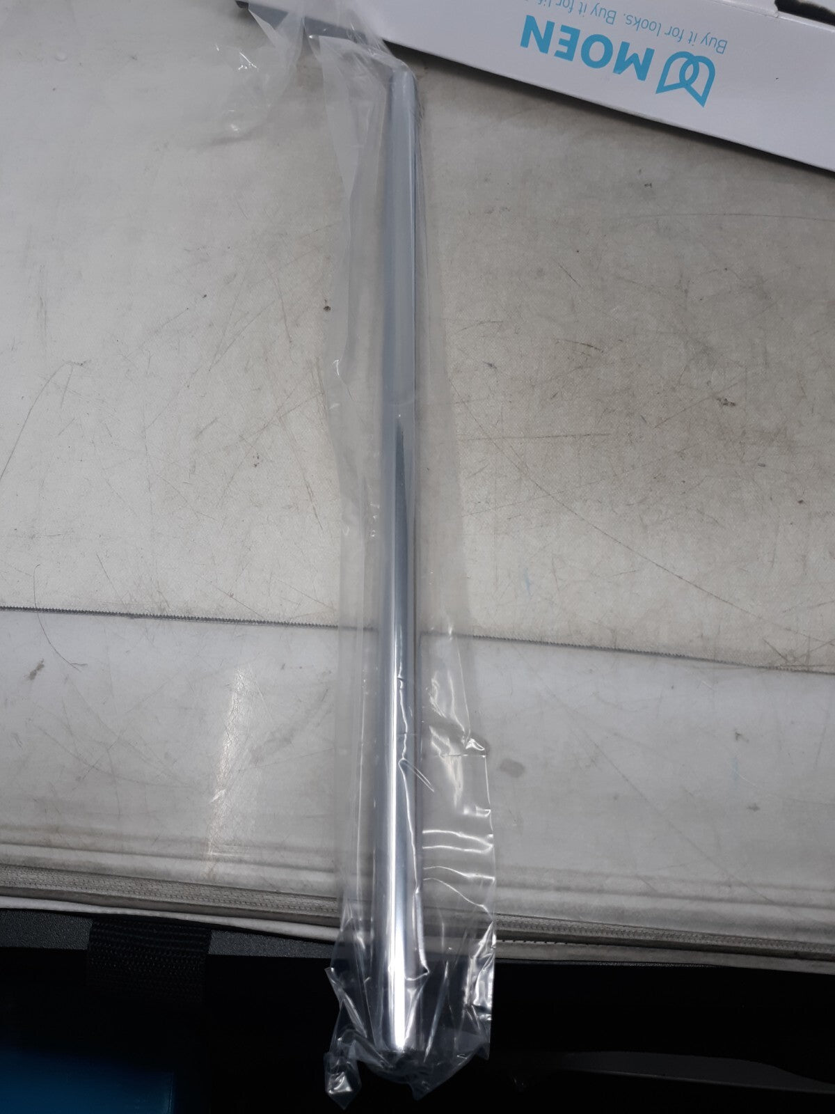 Moen YB0418CH Align 18" Towel Bar, Chrome