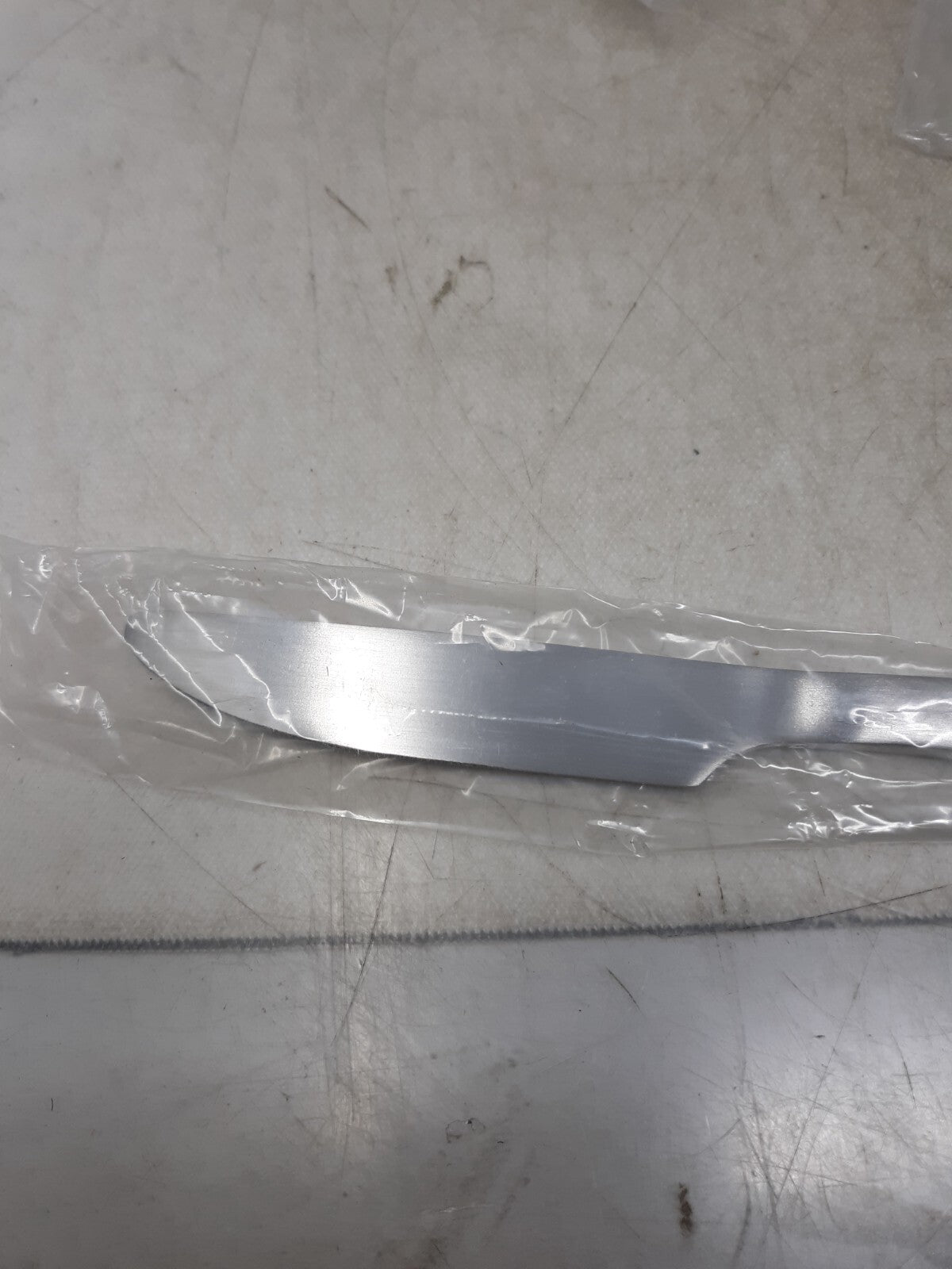 Lot of 11 World Tableware 663 5501 Elexa Satin 9 Dinner Knife