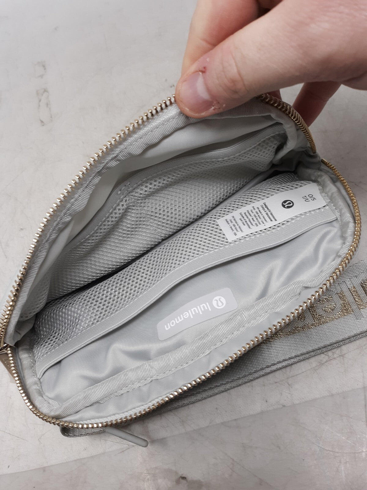 Lululemon Everywhere Belt Bag - White Gold, Adjustable Strap, Lightweight