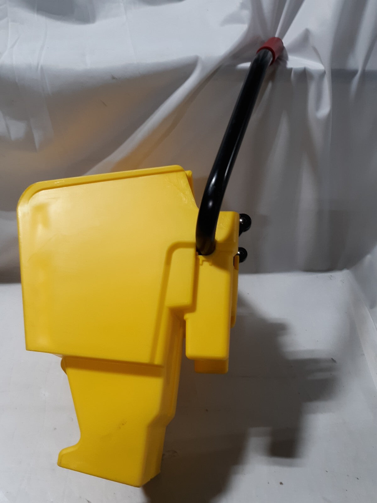 Rubbermaid Commercial - 2064959 - Down Press Mop Wringer - Yellow