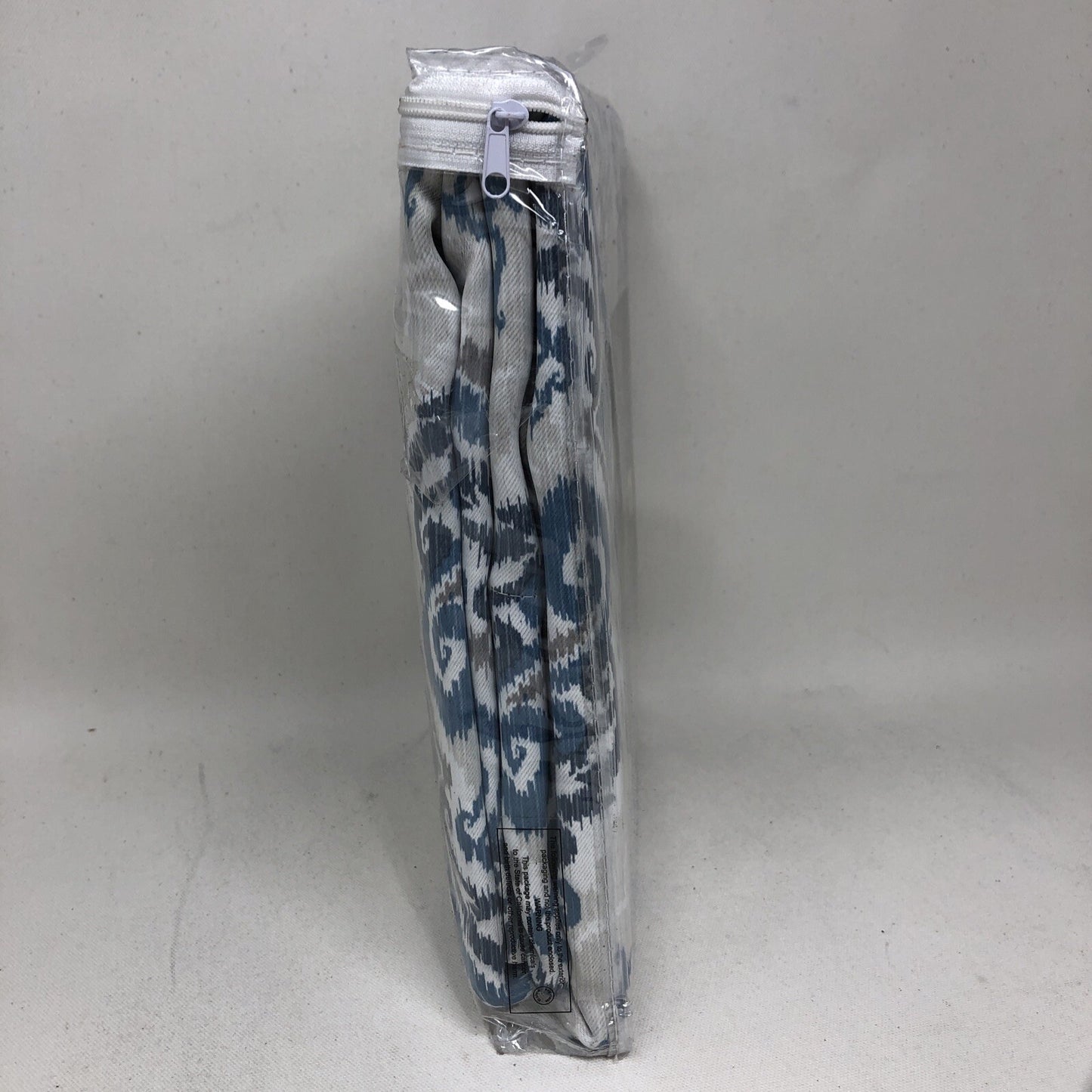 Blue & White Damask Print 100% Blackout Window One Panel Curtain 50x84 100% poly