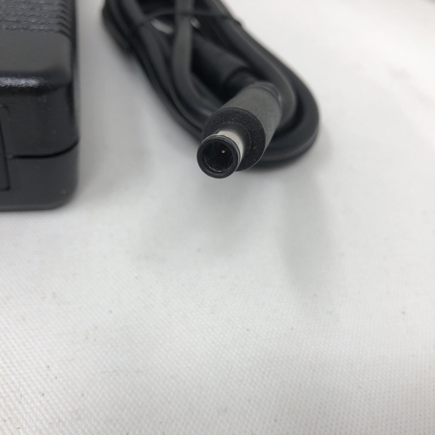 NEW Original Dell 19.5V 16.92A LA330PM190 01MDV8 Adapter Laptop 330.0W