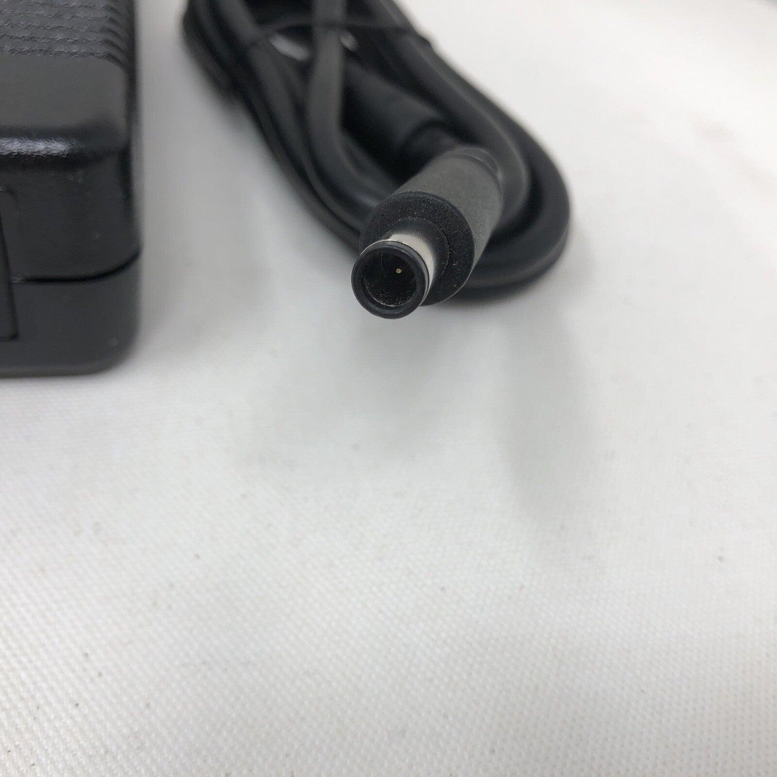 NEW Original Dell 19.5V 16.92A LA330PM190 01MDV8 Adapter Laptop 330.0W