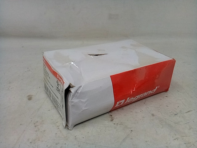 SELF-TEST GFCI RECEP TR 15A125V20A FD THRU, Legrand Radiant 1597TR 506TAF6 (4043