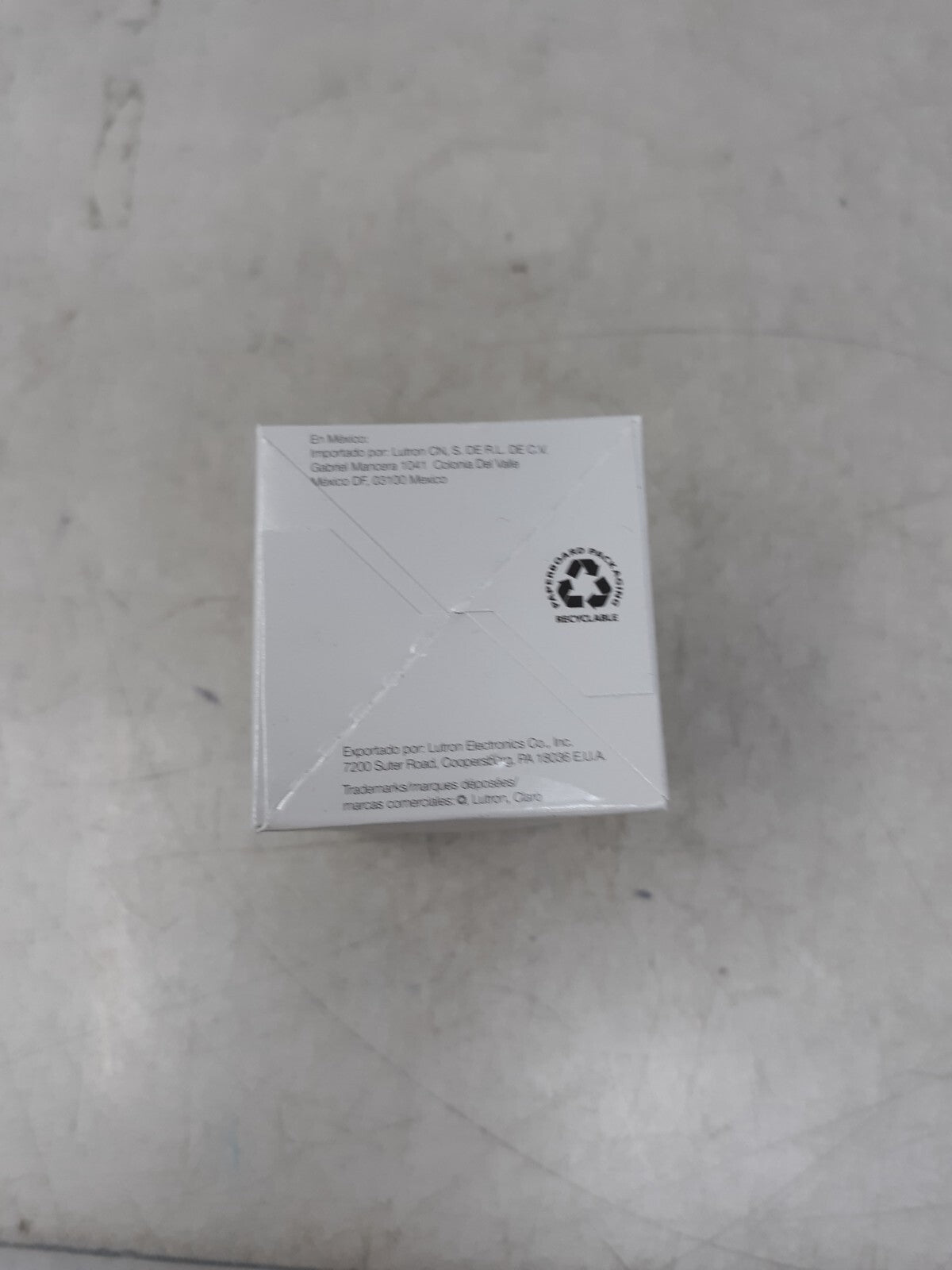 Lutron Claro On/Off Switch 15-Amp/3-Way CA-3PS-WH White