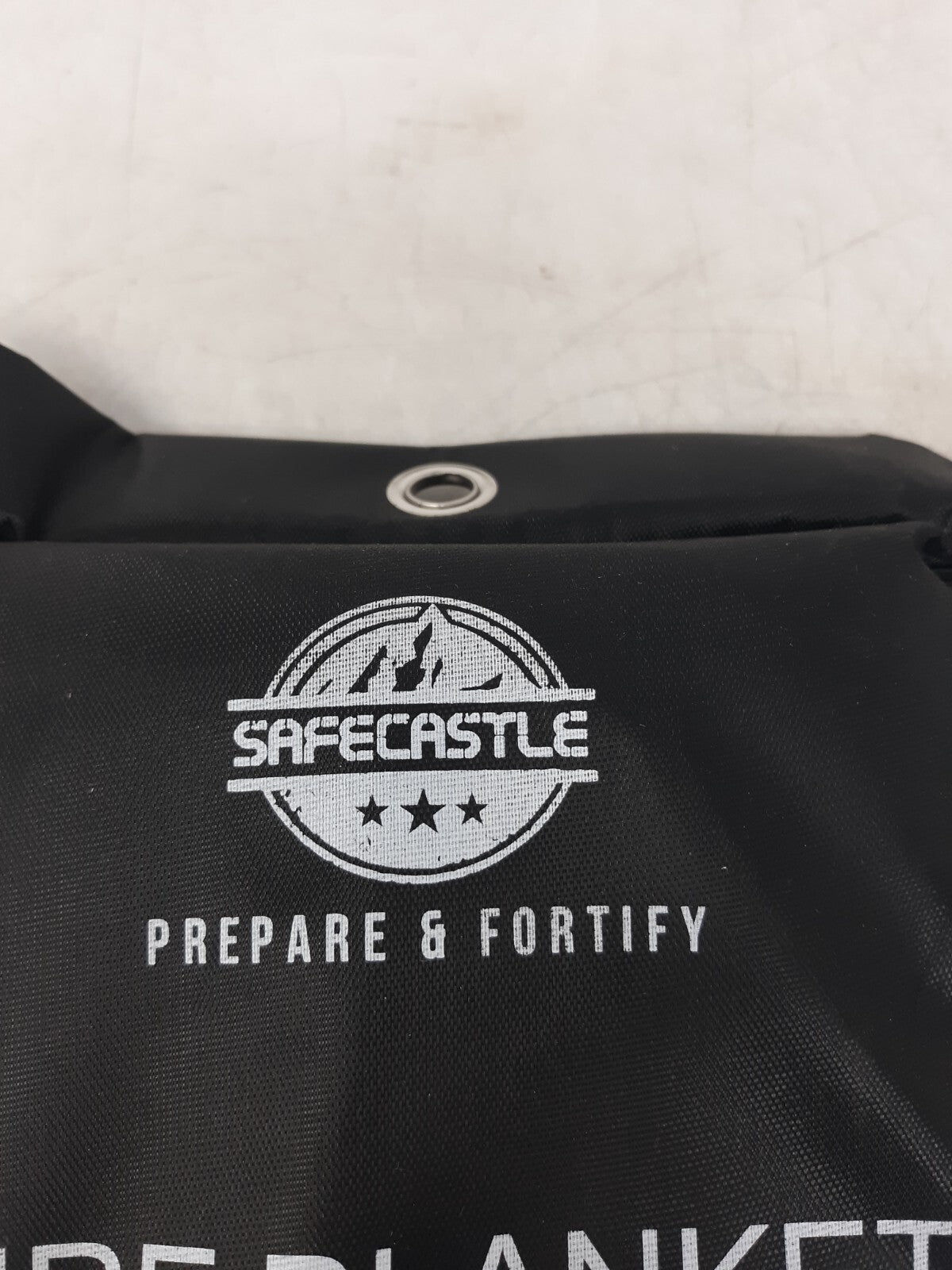 Safecastle 1.5m x 1.5m Fire Blanket Emergency Flame Retardant Safety Cover