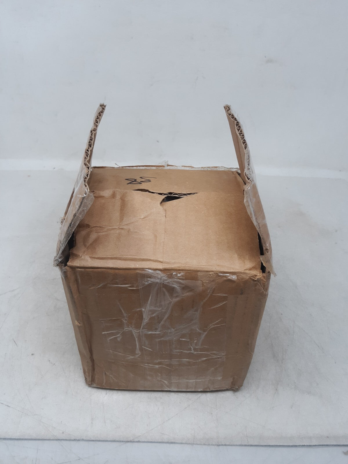 Lot of 38 - 1/2" Screw-On 105 Degree Soft Close Edge Mount Hinge