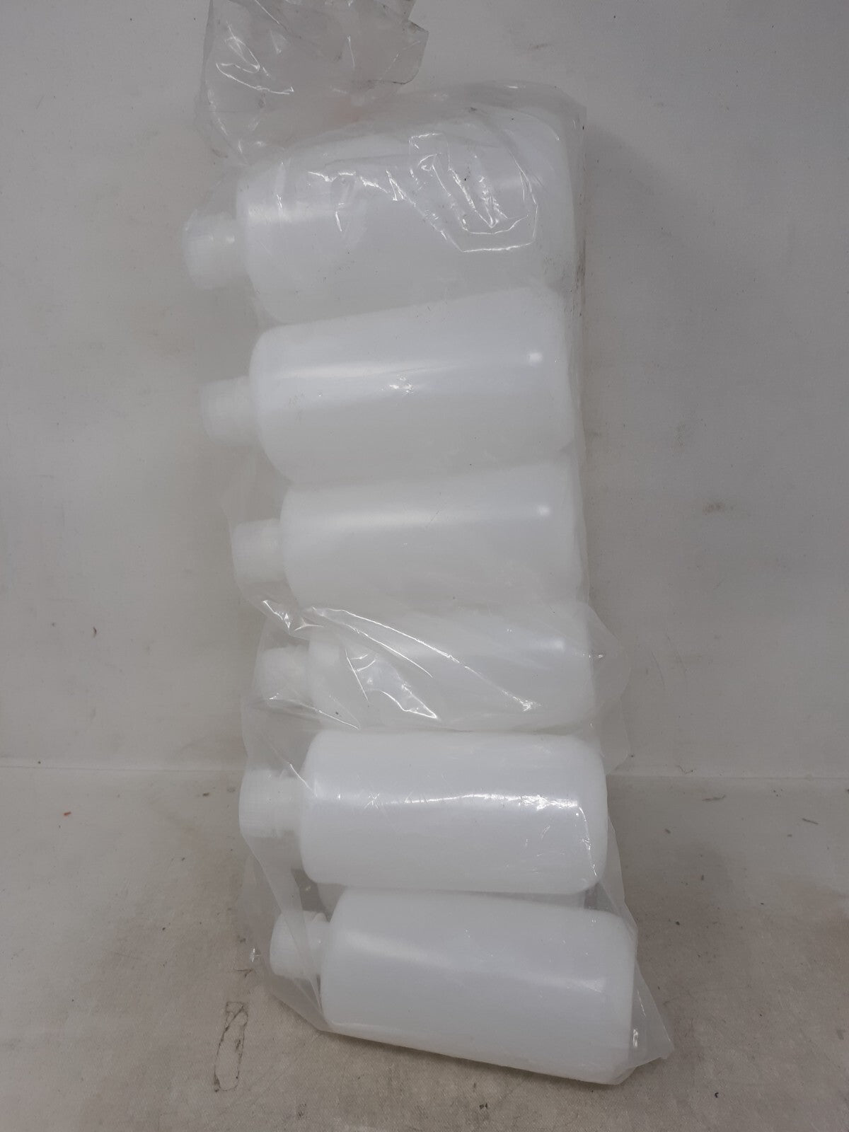 Pack of 12 VWR High-Density Polyethylene Narrow Mouth Bottle 500ml 414004-158