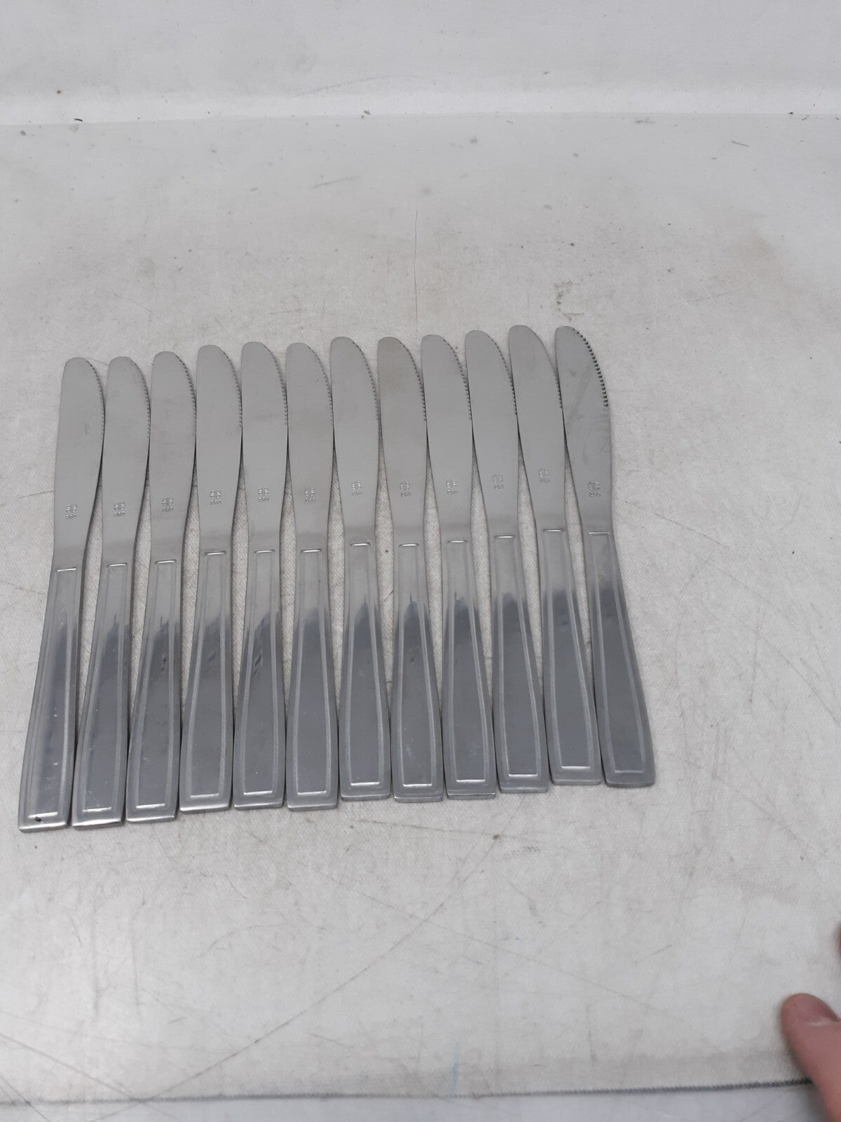 Lot 12 World Brand Tableware 285 Stainless Steel Dinner/Butter Knives