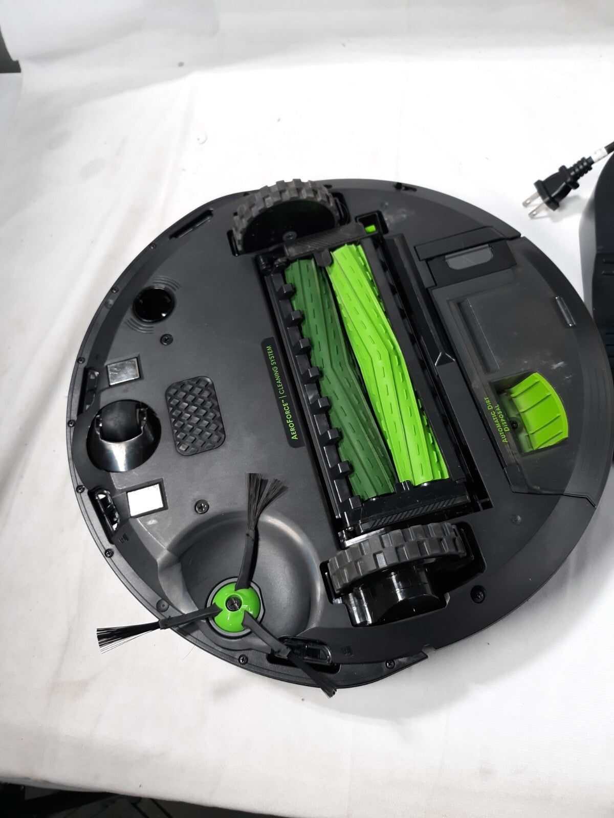 iRobot Roomba i3 Self-Emptying Robot Vacuum