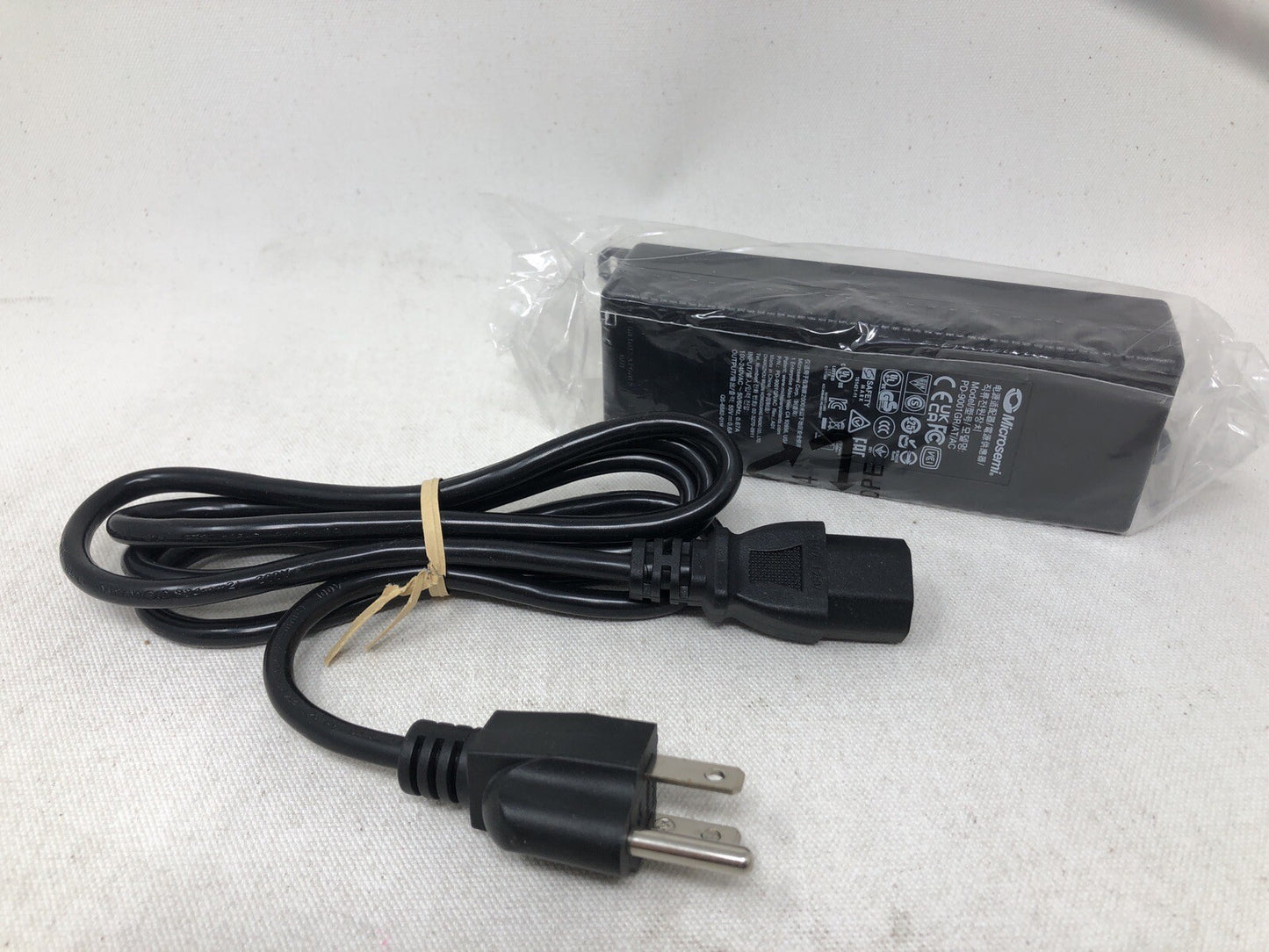 Powerdsine PD-9001GR/AT/AC 30w 1port Accs Ieee802.3at 10/100/1000 Baset Mid