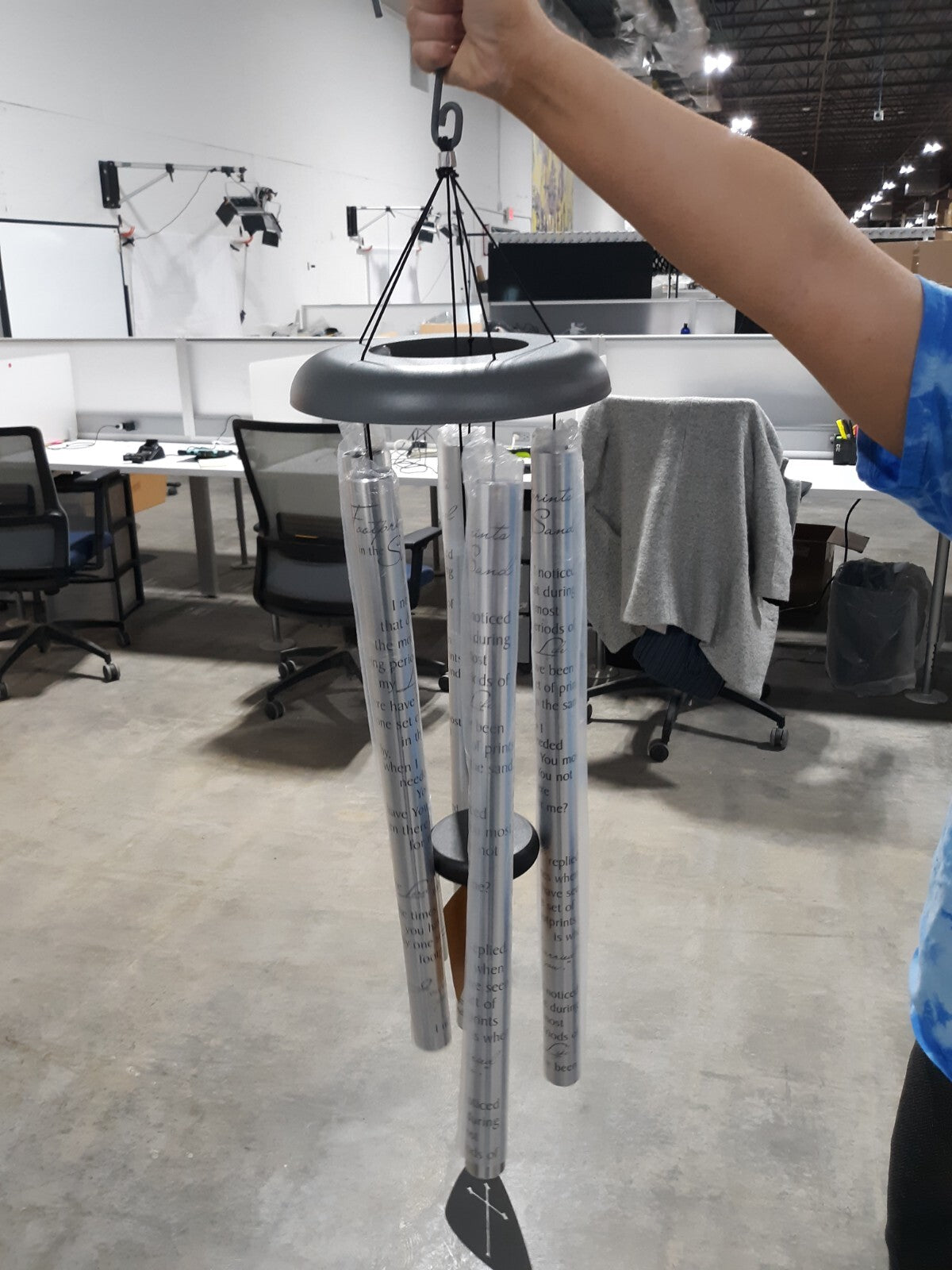 Carson Sonnet Wind Chime 44" Footprints in the Sand Aluminum Tubes