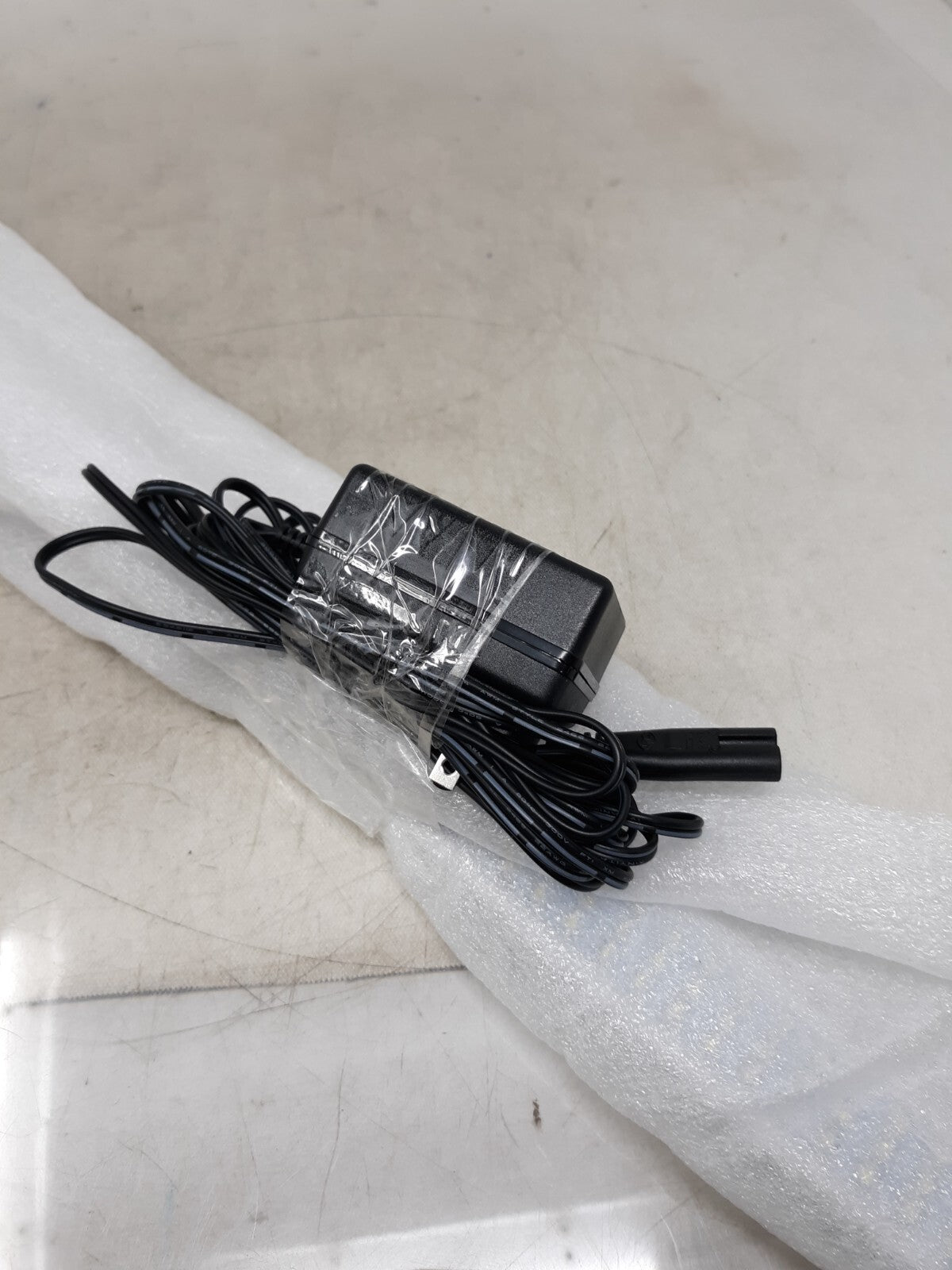 SLT LED Display light - MODEL SL-007-135L LAMP 12V DC 1.5A