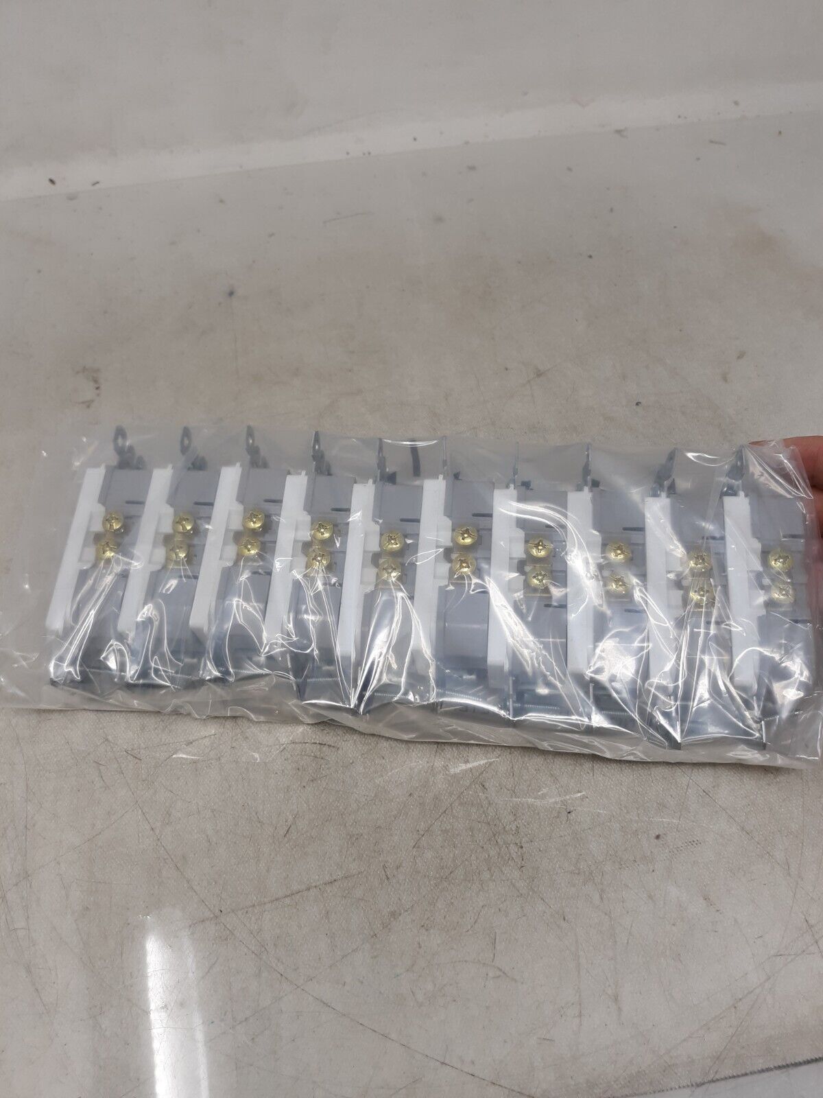 Lot of 10 Legrand 885TRWCP7 Pass & Seymour Decorator Outlet, White