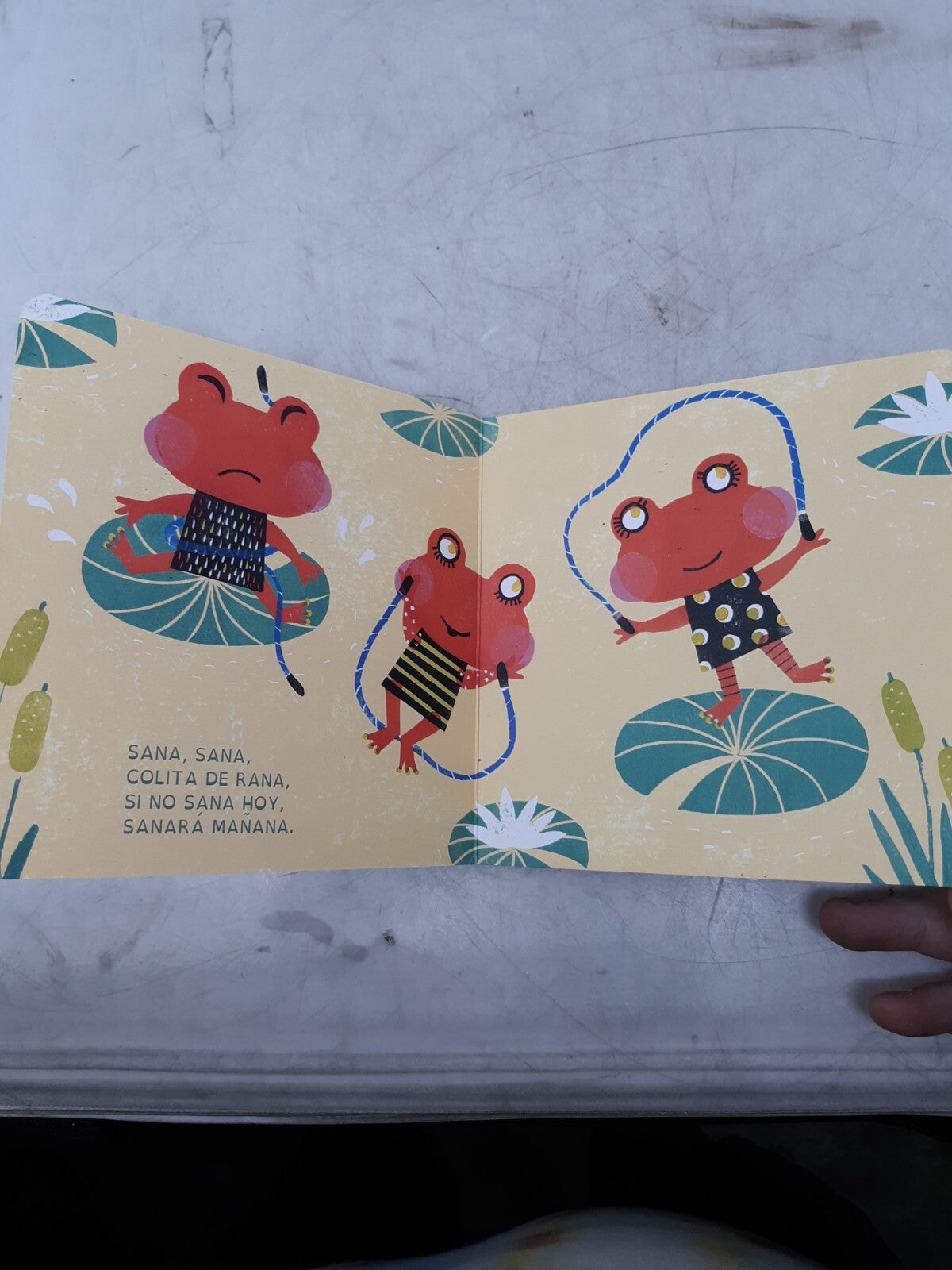 Sana, Sana Board Book - Verónica Álvarez Rivera - Spanish - Crecer Collection
