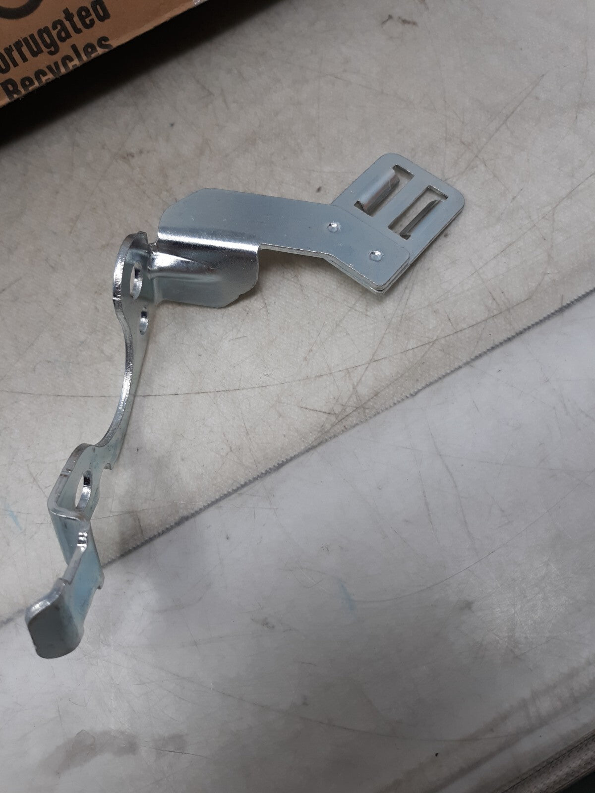 Lot of 35 Jenks & Cattell 4363552 Bracket for CATERPILLAR