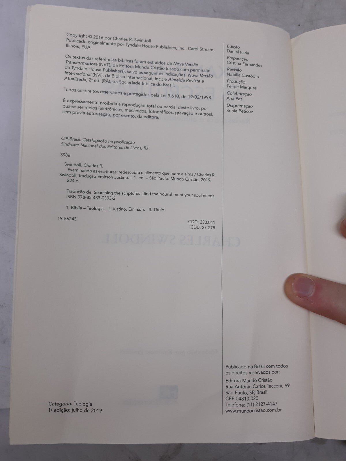 Examinando as Escrituras by Charles Swindoll - Portuguese - Mundo Cristão