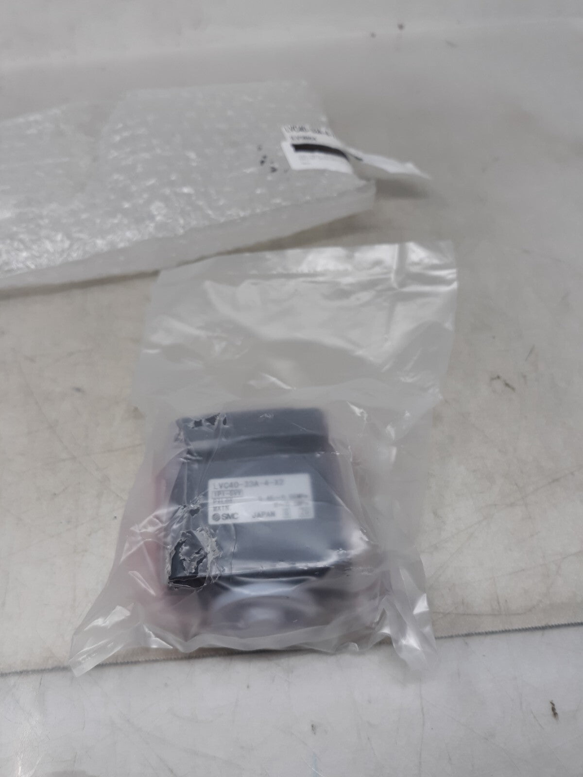 SMC LVC40-33A-4-X2 Pilot Main