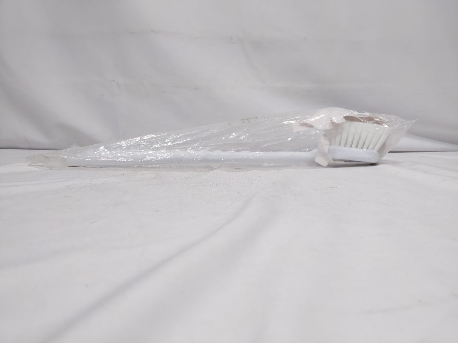 Sparta 20" Floater Scrub Brush Polyester Bristles White