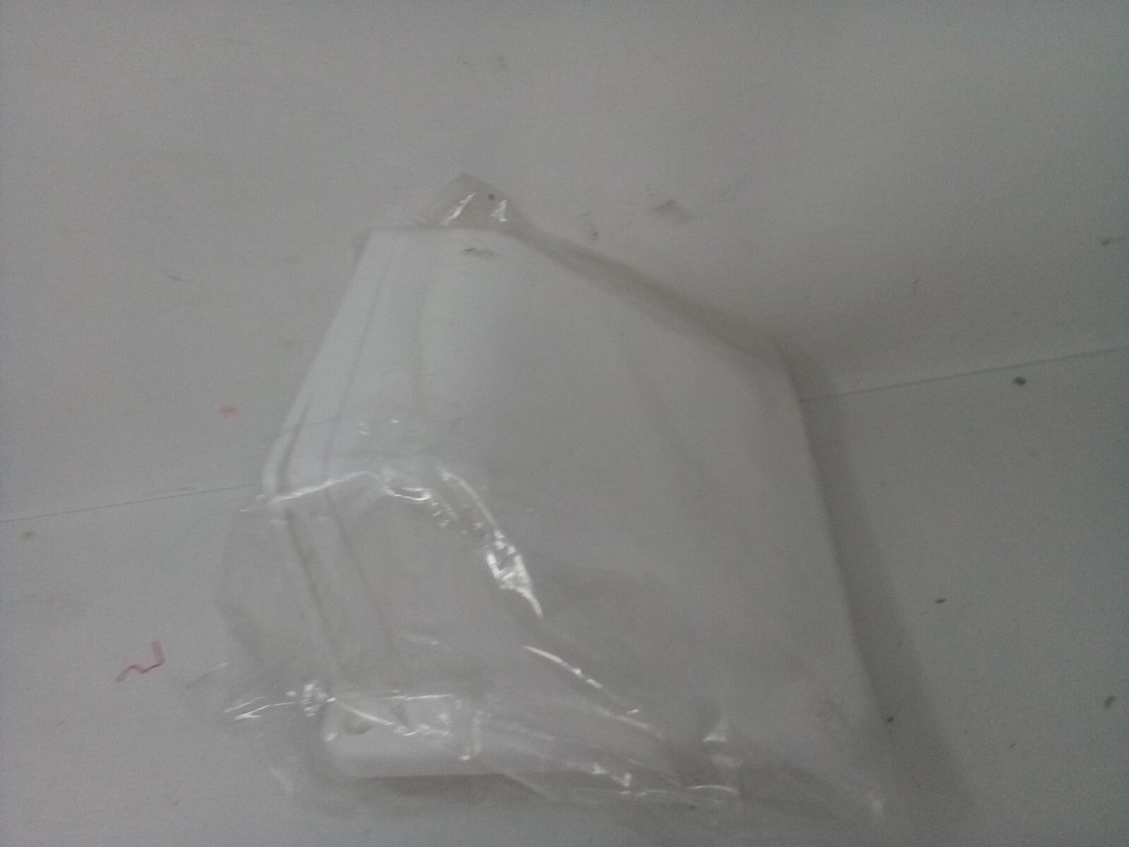 LAMBRO INDUSTRIES 1471 {WHITE 531032} Dry Vent Hood With Removable Screen 4in