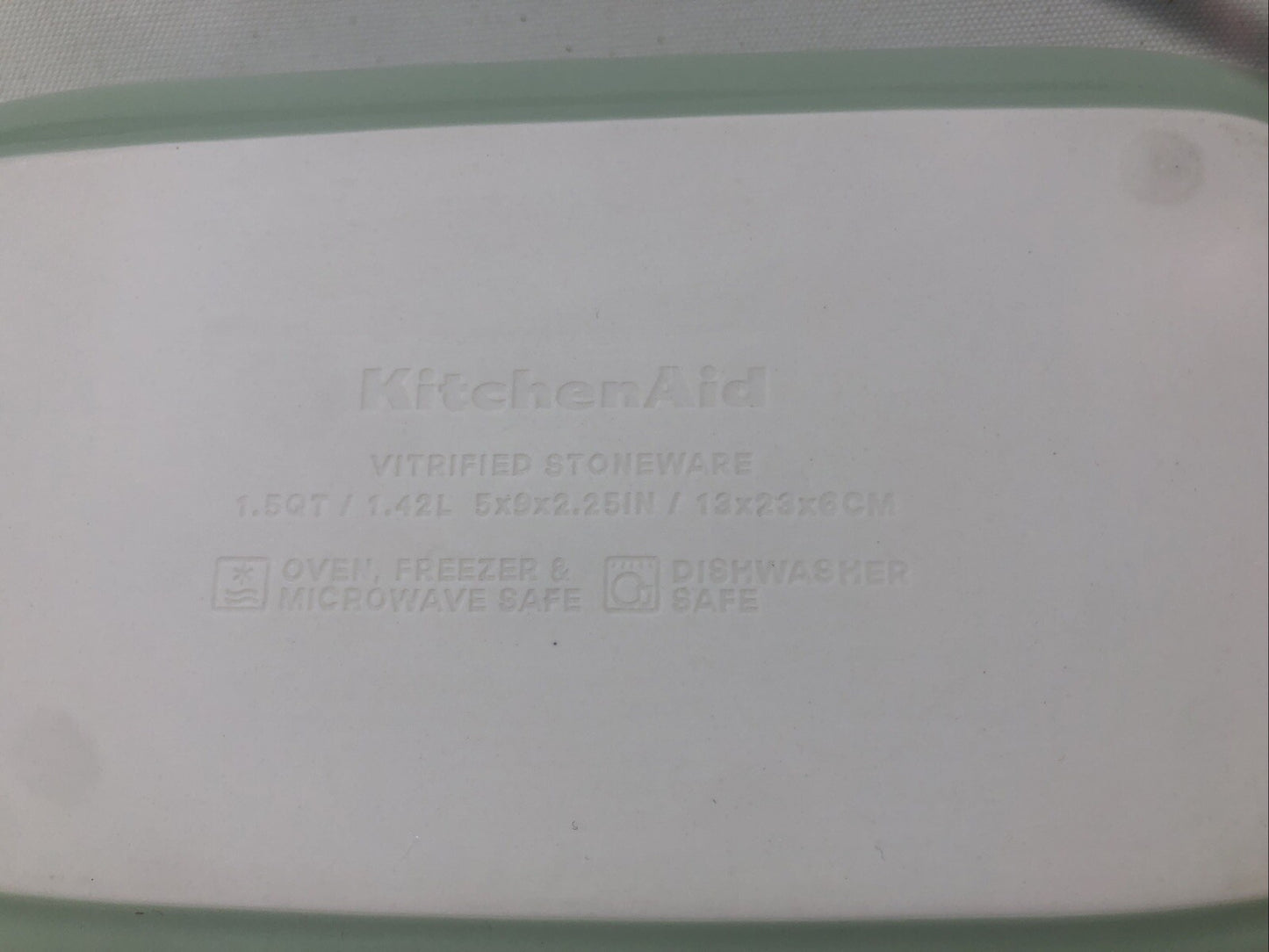 KitchenAid Loaf Pan New Baking Pan  Loaf Pan Light Lime And White NIB 3"x9"x6"