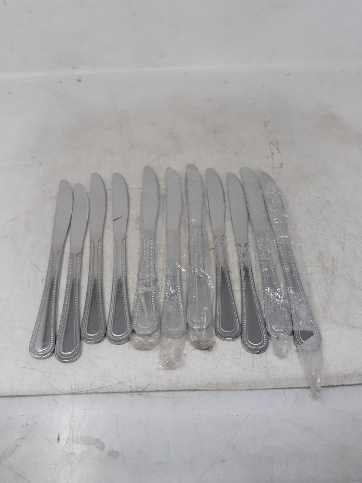 Lot of 11 Winco Dots Heavyweight Dinner Knife 18/0 Stainless Steel 0005-08