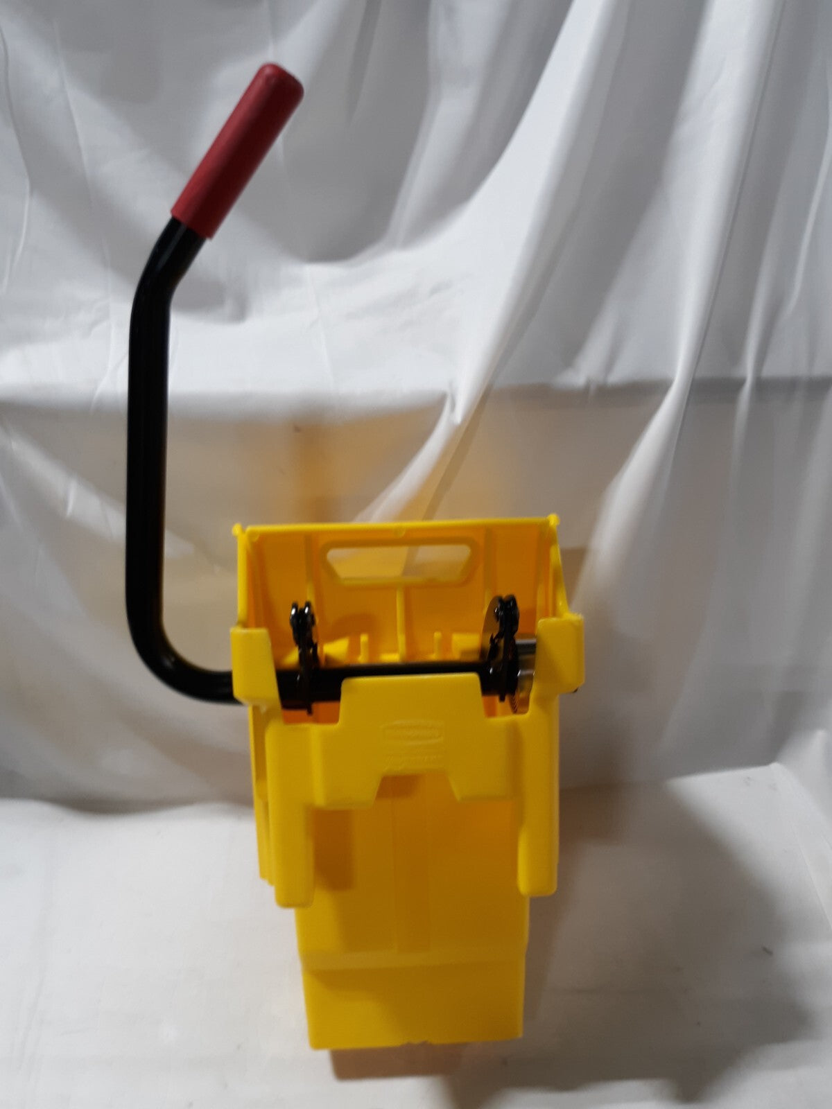 Rubbermaid Commercial - 2064959 - Down Press Mop Wringer - Yellow