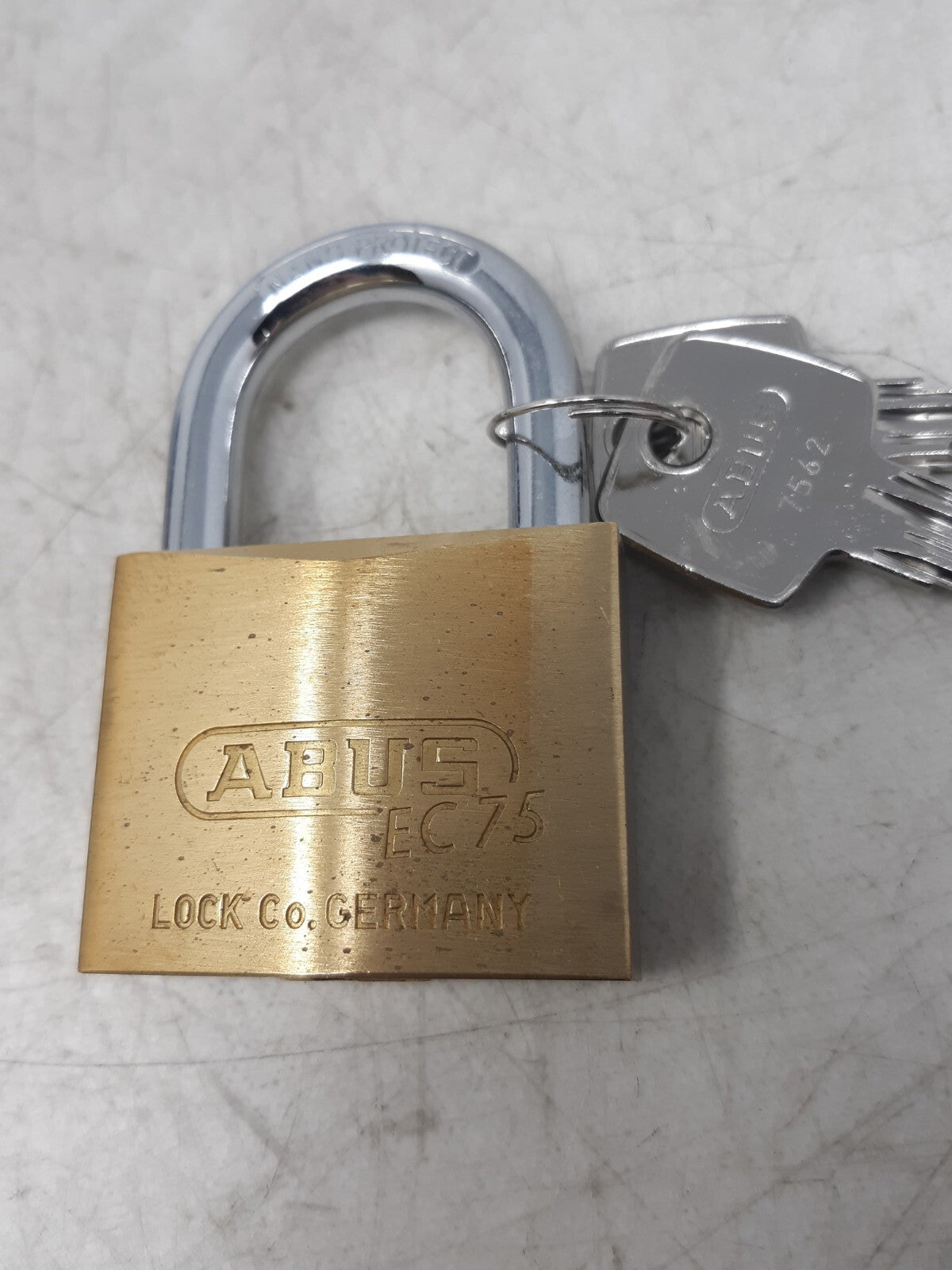 ABUS EC75/50 Brass Padlock Keyed Alike KA7562 – 2 Keys, 50mm Hardened Shackle
