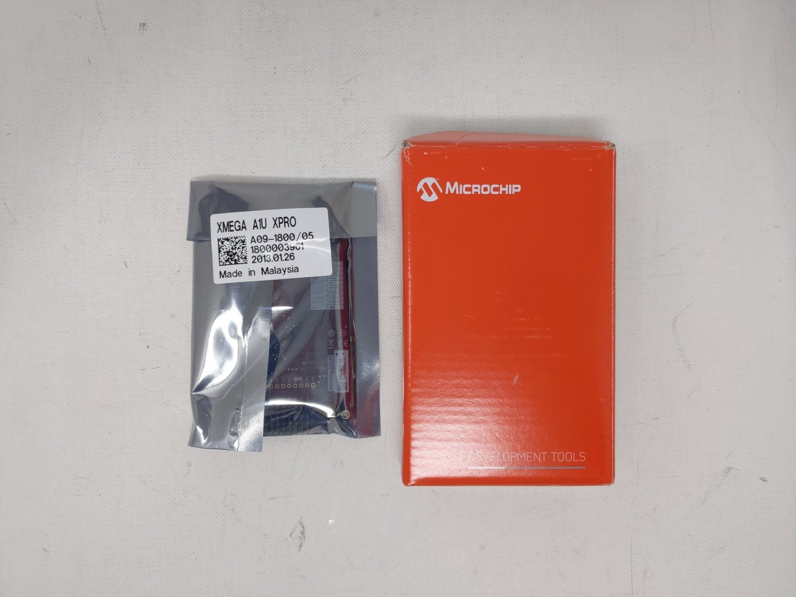 Microchip Inc. ATXMEGA A1U-XPRO board (XMEGA A1U Explained P)