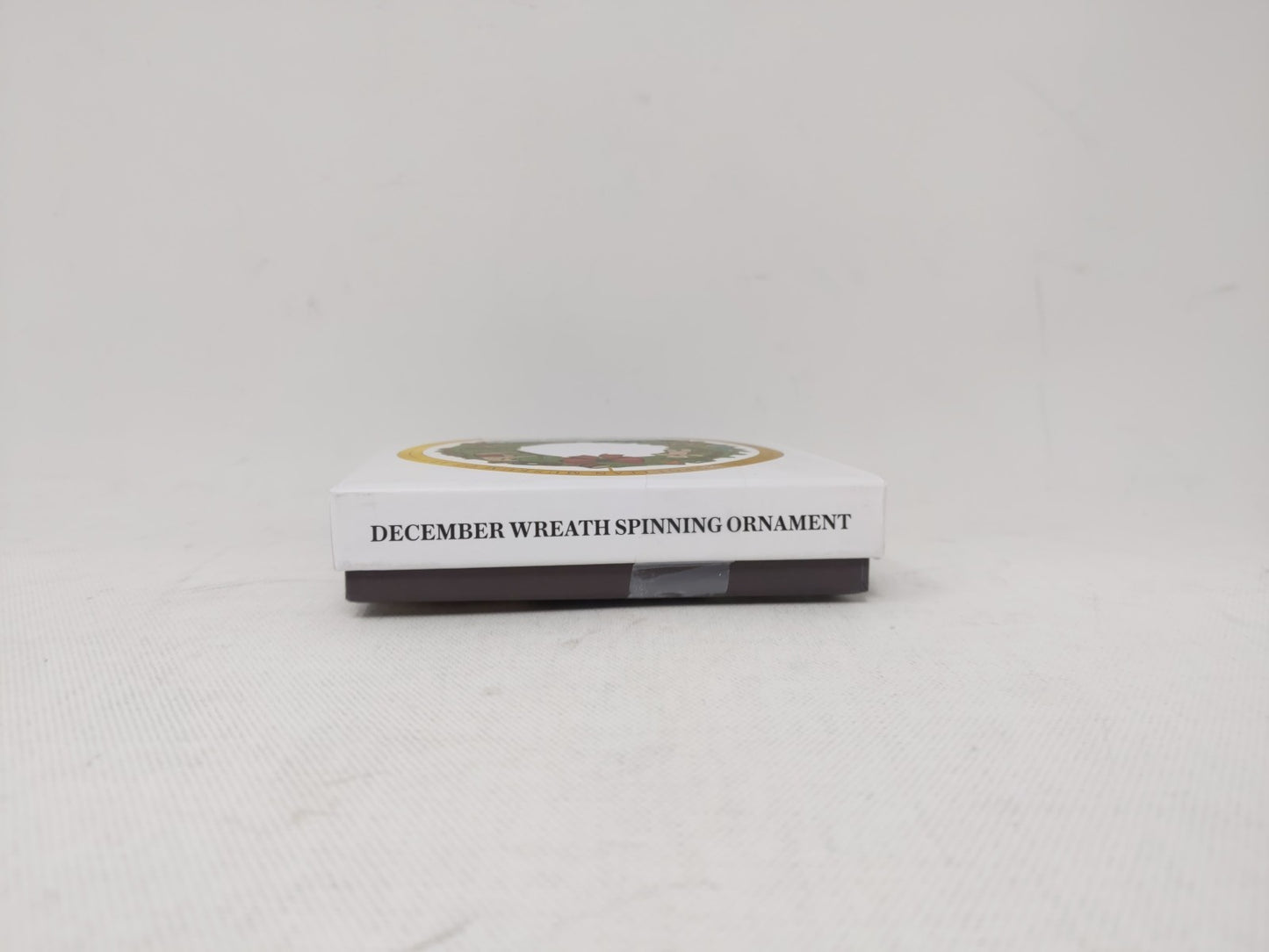 The Metropolitan Museum of Art New Yrok December Wreath Spinning Ornament