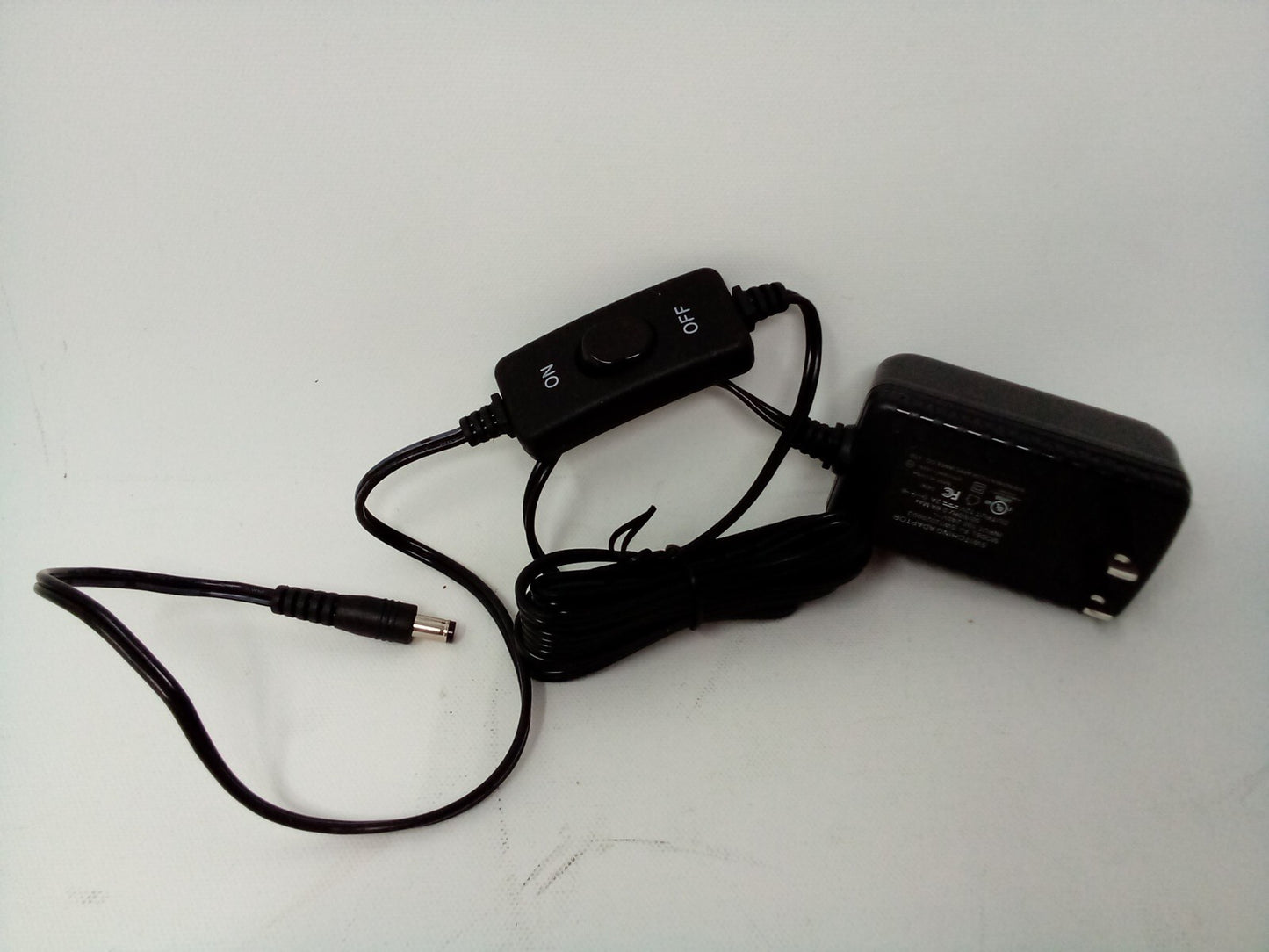 Switching Adapter with Switch FJ-SW1903000T Power Supply 100-240V~50/60Hz 0.6A