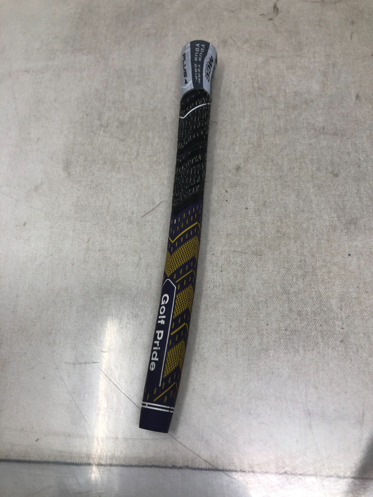 PLAY BOLDLY - Golf Pride MCC Plus 4 Teams Grips - Black / Purple / Yellow x 1