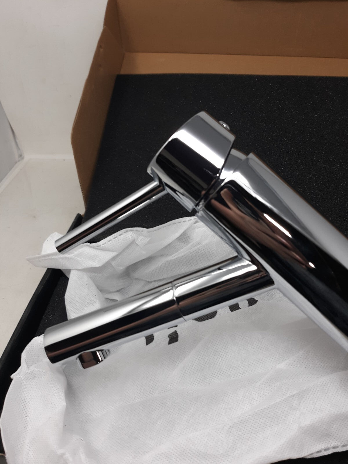 VIGO Noma Single Hole Single-Handle Bathroom Faucet in Chrome VG01009CH