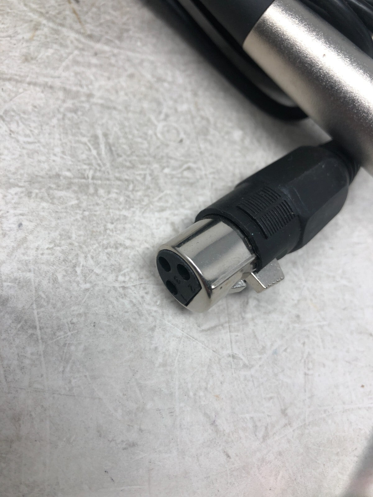 Dynamic Vocal Microphone with 6ft High Grade Low Noise Microphone Cable