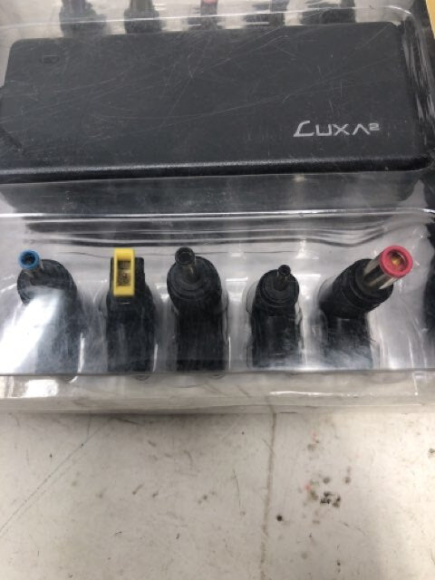 LUXA2 PO-ULA-PC65BK-00 EnerG Bar 45W Universal Laptop AC Power Adapter