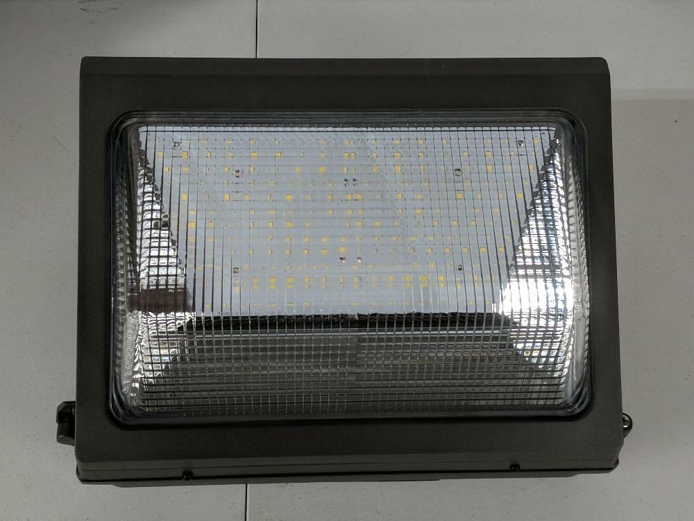 6250 Lumens - LED Wall Pack - 50 Watt - 5000 Kelvin