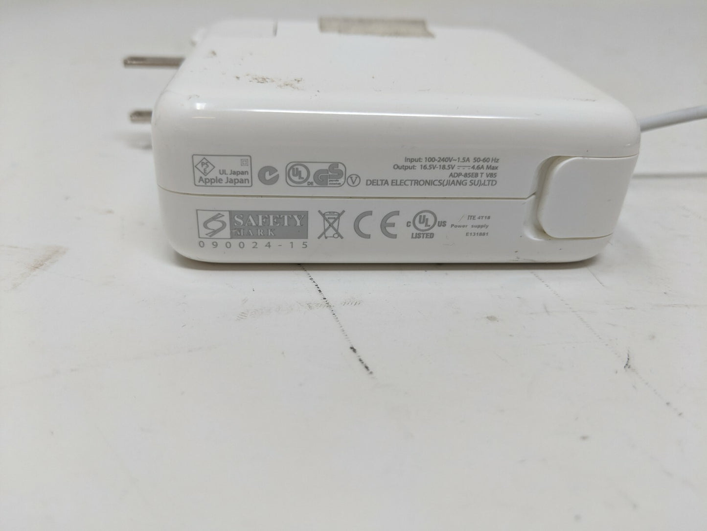 Apple 85W MagSafe Power Adapter (for 15- and 17-inch MacBook Pro A1343