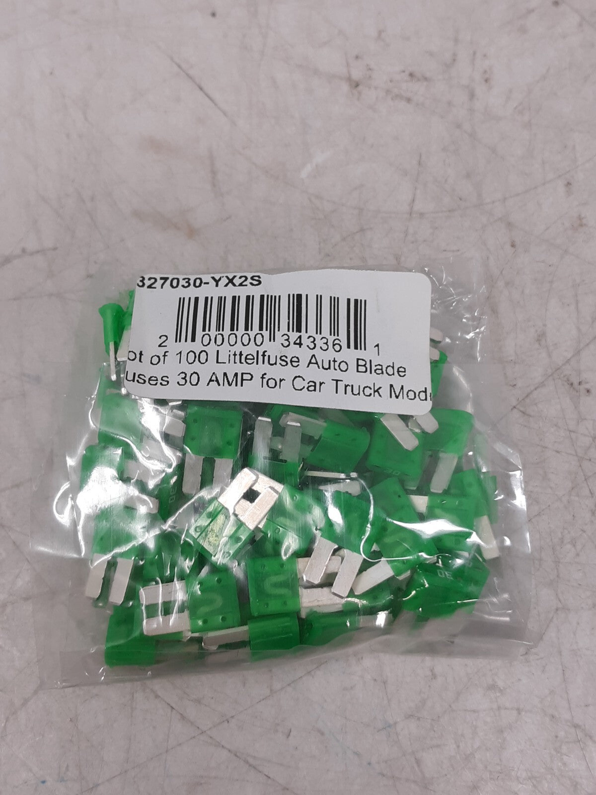 100 PCS Automotive Car Truck Fuses Green Body Two Prong Blade 30 AMP 32V