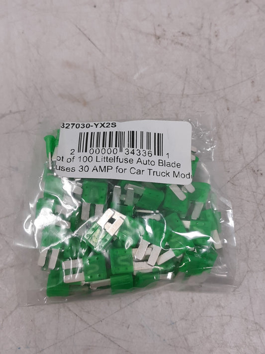 100 PCS Automotive Car Truck Fuses Green Body Two Prong Blade 30 AMP 32V