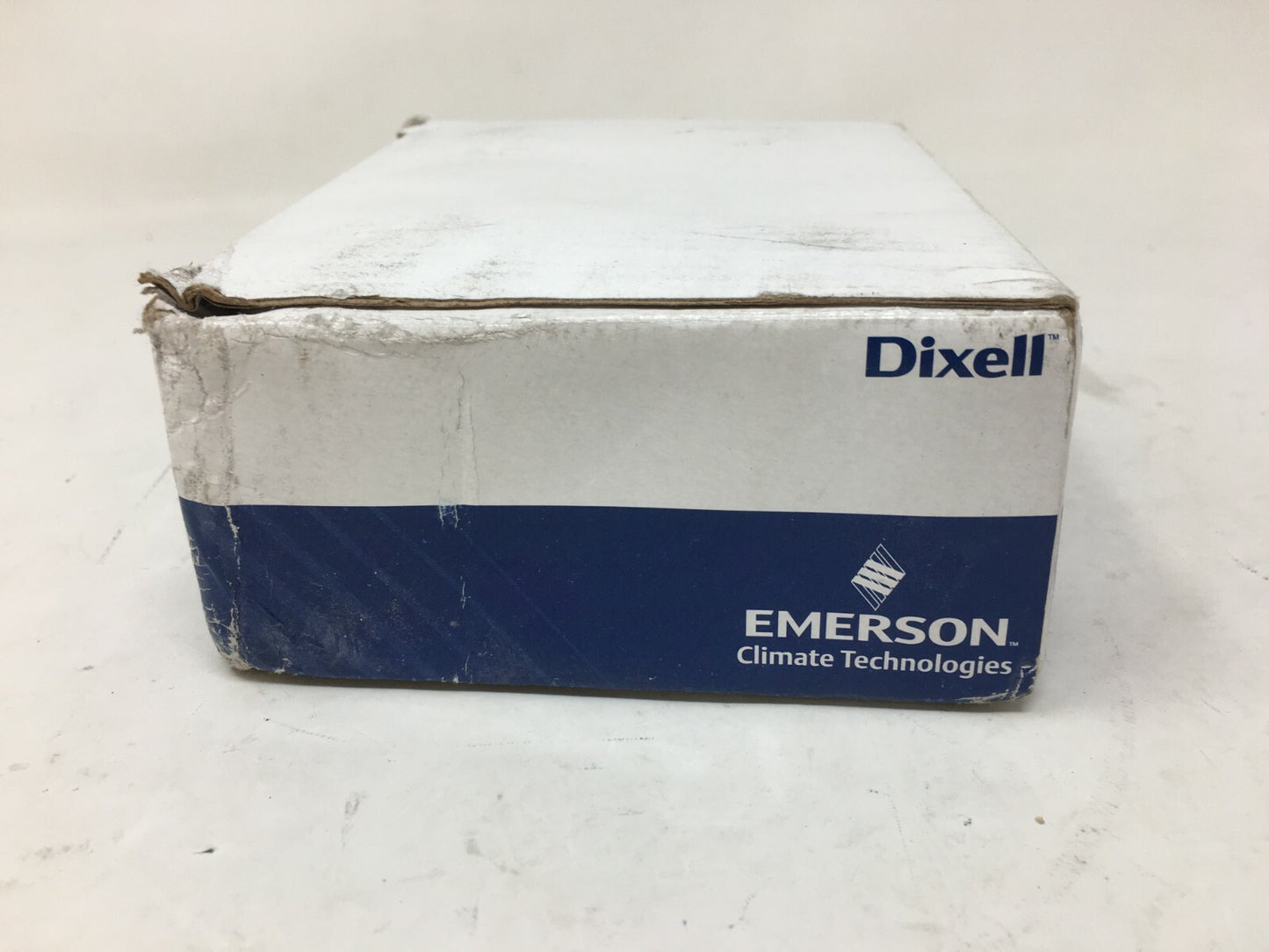 Emerson Climate Technologies Dixell Temperature Controller XM679K-4D1F2B 
