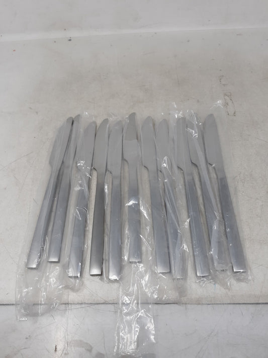 Lot of 11 World Tableware 663 5501 Elexa Satin 9 Dinner Knife