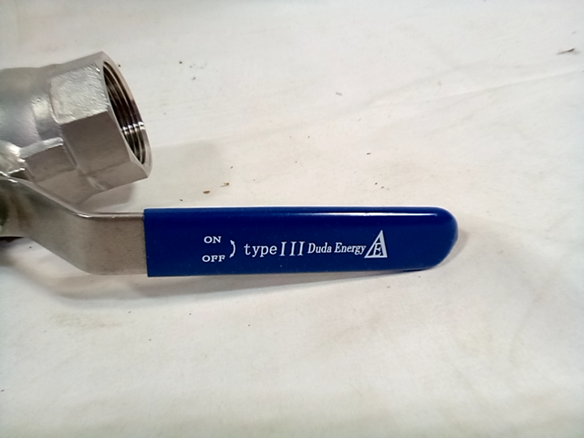 WOG200 2-Piece 1-1/4  NPT Ball Valve Full Port 304 Stainless Steel W/Blue Vinyl 
