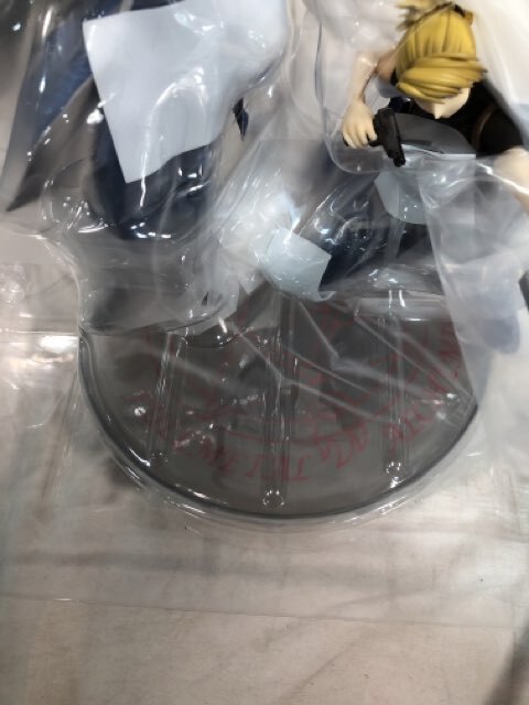 Full Metal Alchemist Roy Mustang and Riza Hawkeye Statue | Ultra Tokyo Connectio