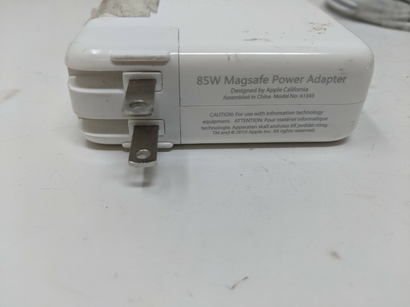 Apple 85W MagSafe Power Adapter (for 15- and 17-inch MacBook Pro A1343