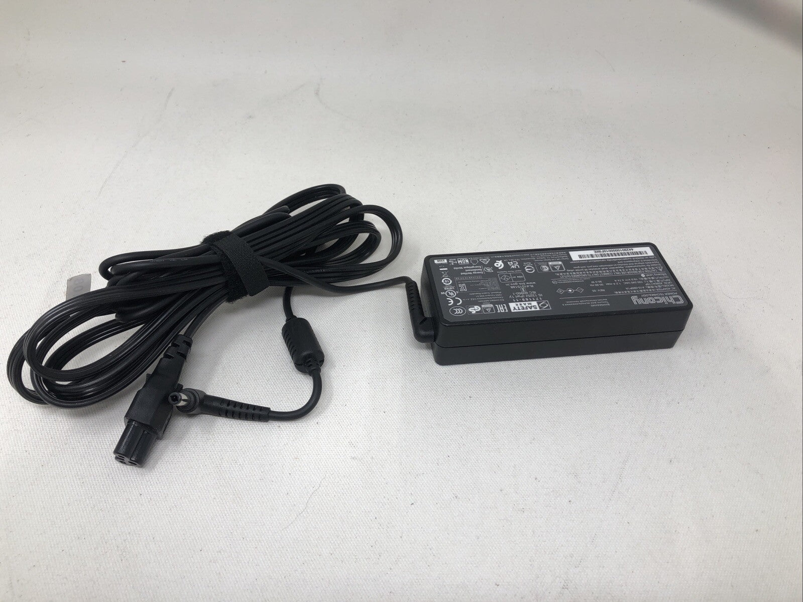 CHICONY POWER TECHNOLOGY AC ADAPTER A15-090P1A 171169 - 11