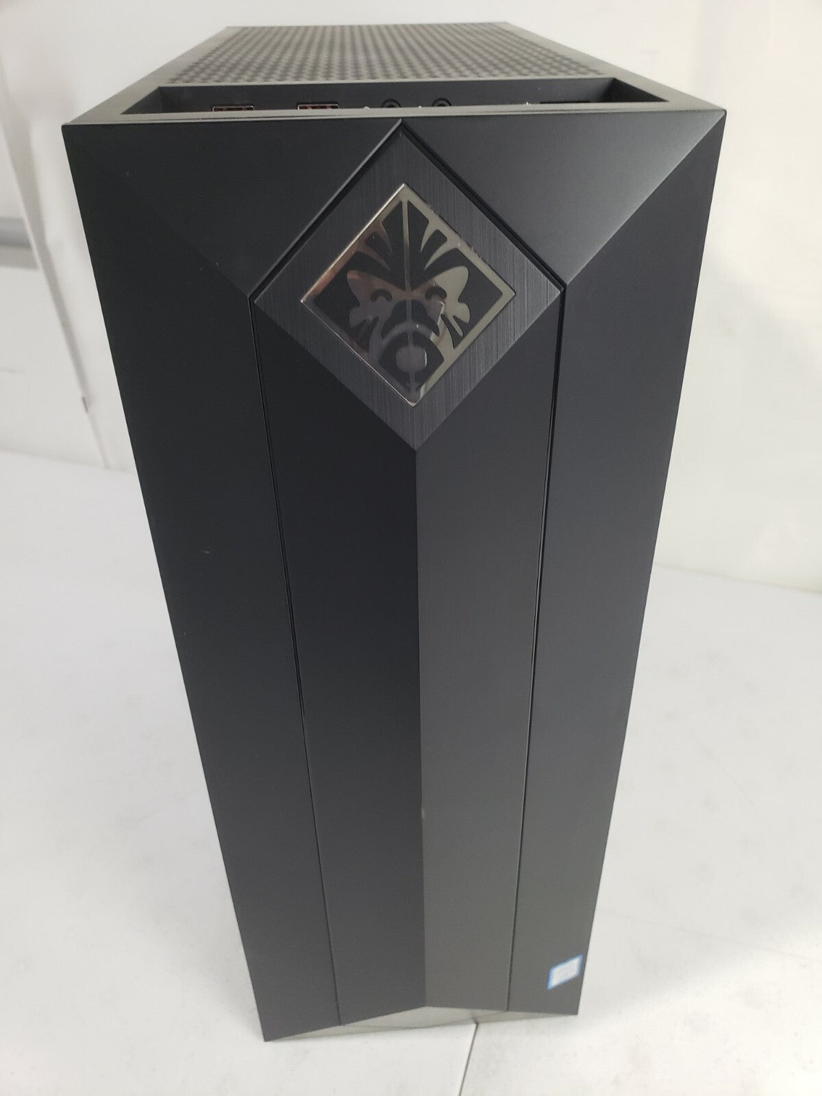 HP - Omen obelisk gaming Desktop computer model 2M09462Q4X Intel i9