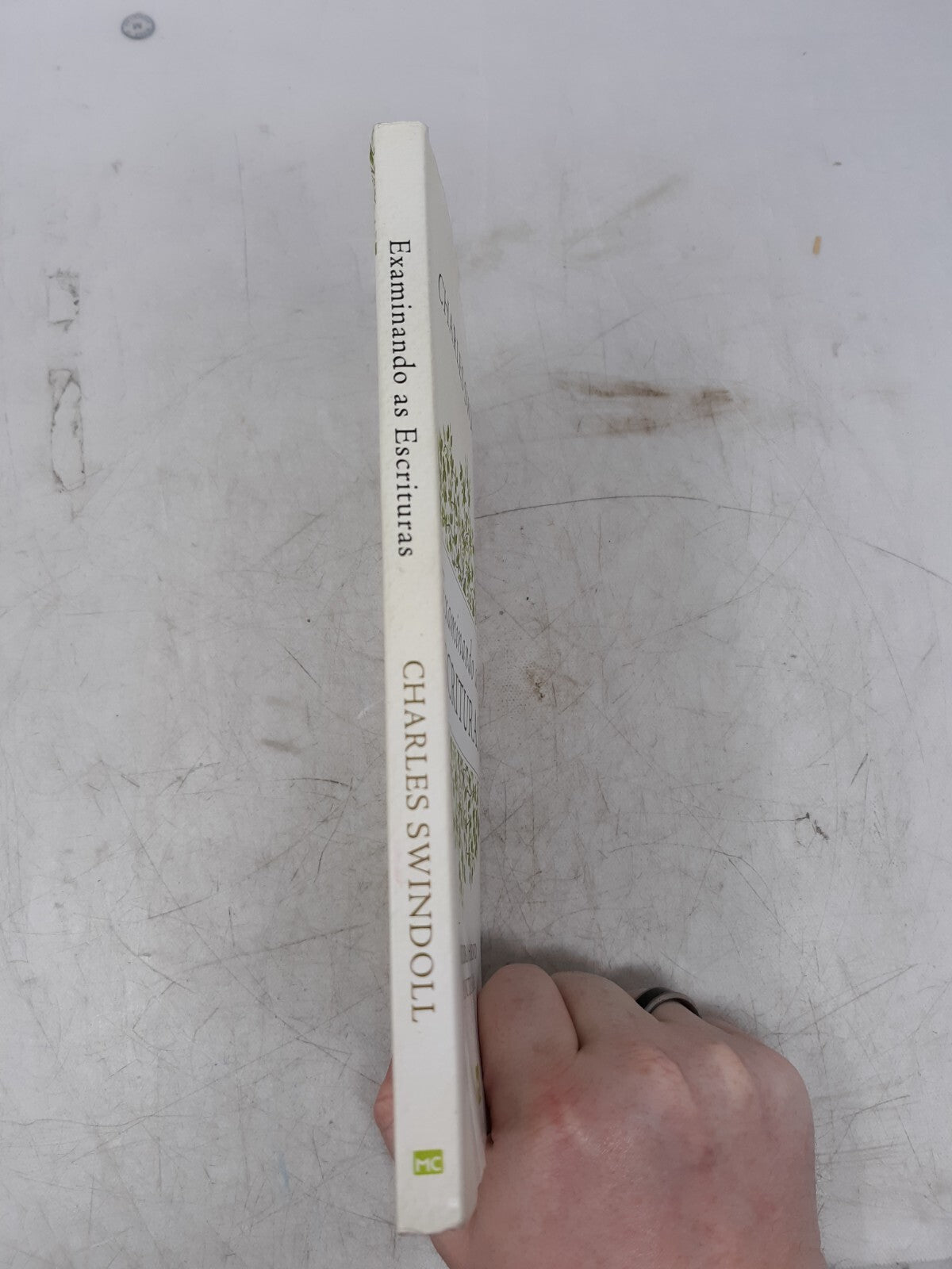 Examinando as Escrituras by Charles Swindoll - Portuguese - Mundo Cristão