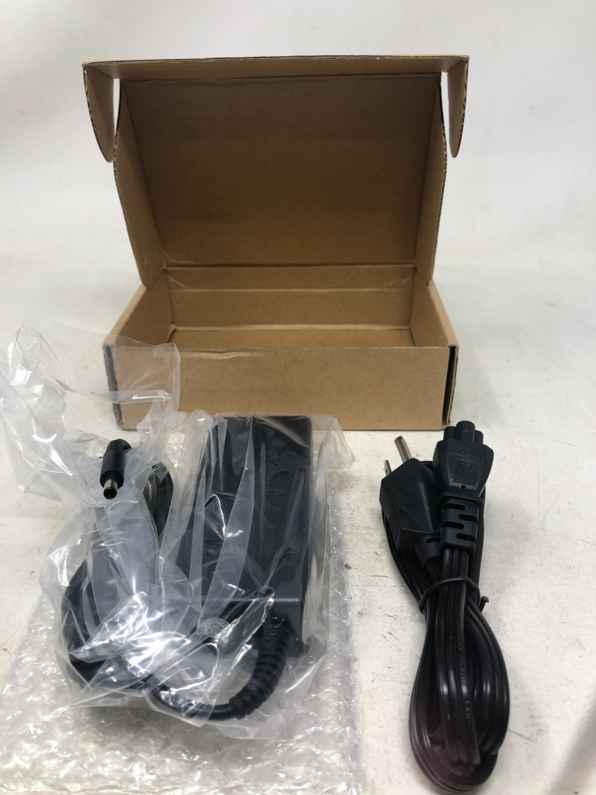 MGJN9 65w AC Power Adapter with Cable for Dell