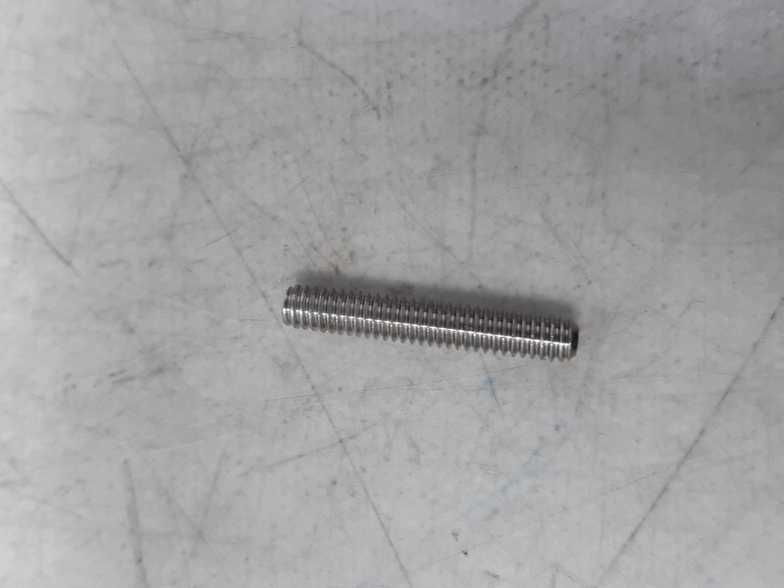 8/32 x 1" Socket Set Screws Cup Point 18-8 SS Hex Drive 100pc Lot 1-SC-8C-100