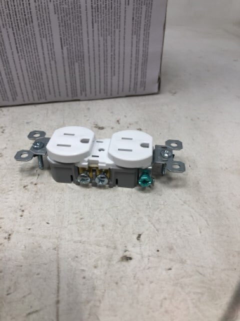 Pass & Seymour 3232WCP Standard Duplex Outlet 15AMP 125V White - 10 Pack